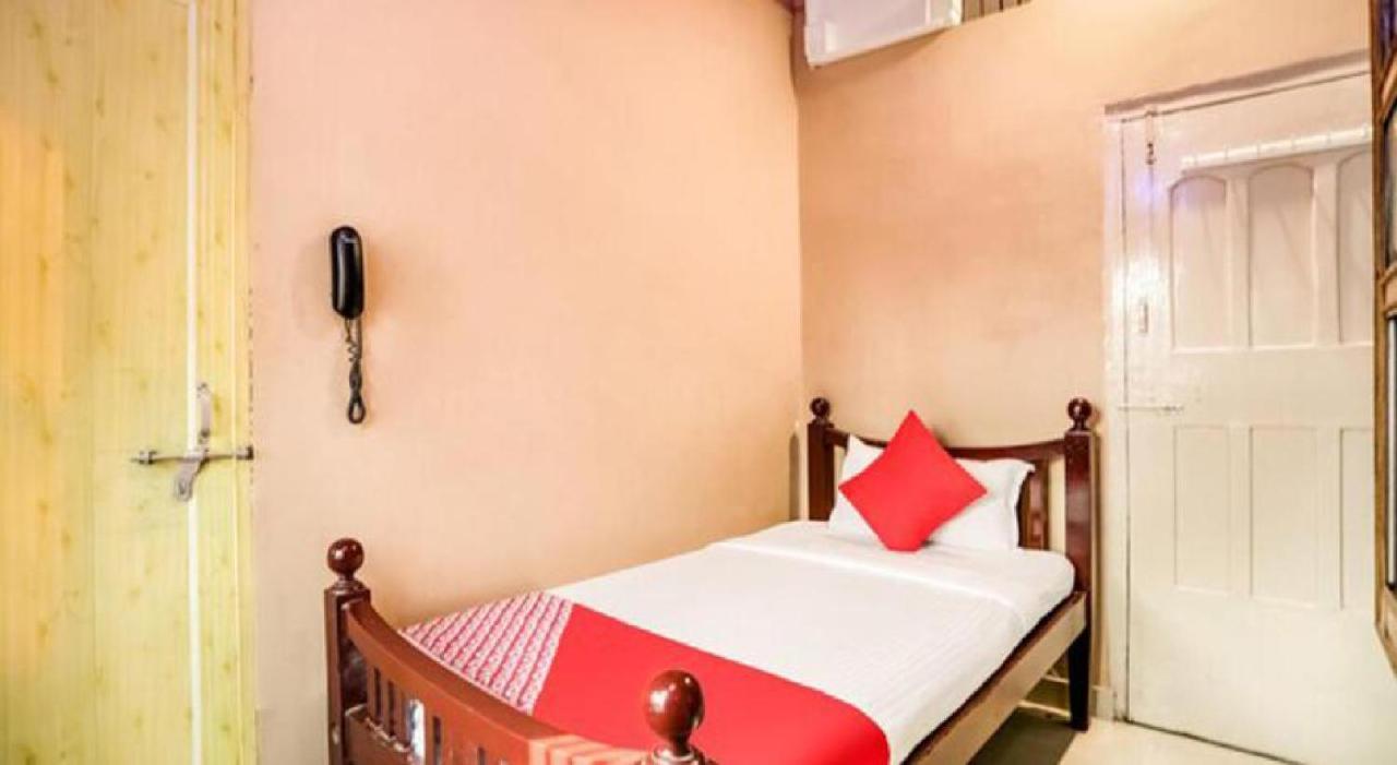 Hotel Aakash Ganga Varanasi Exterior photo