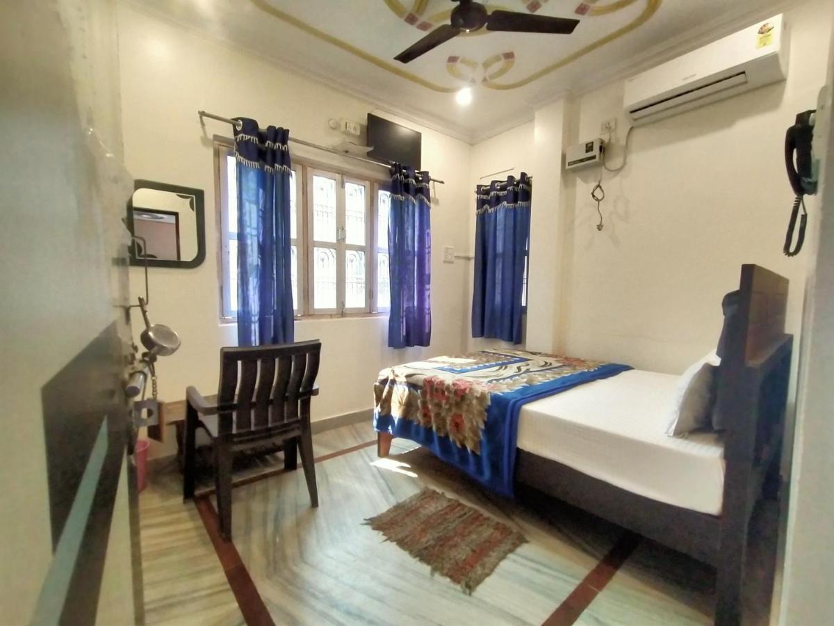 Hotel Aakash Ganga Varanasi Exterior photo