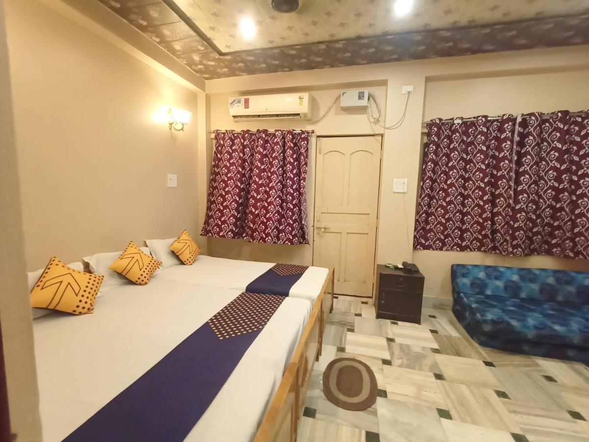 Hotel Aakash Ganga Varanasi Exterior photo
