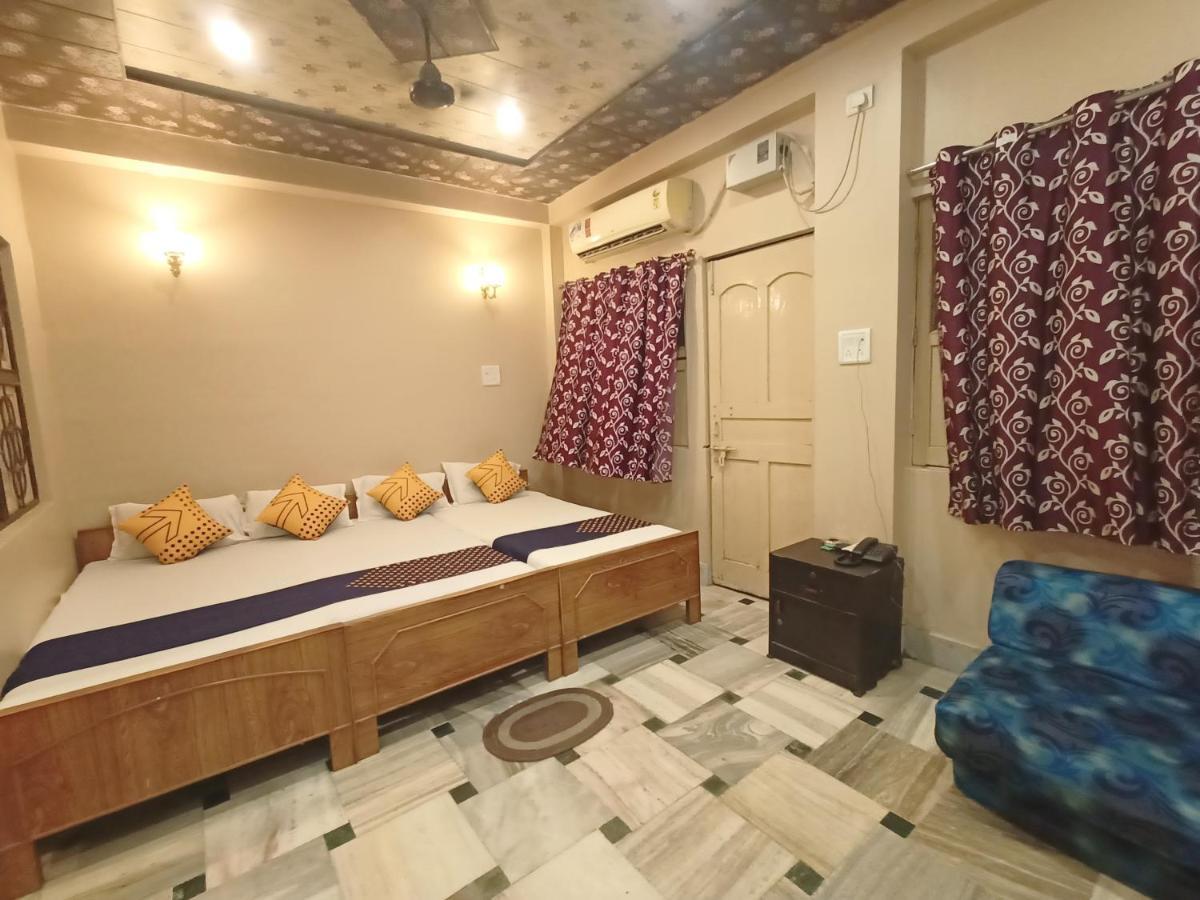 Hotel Aakash Ganga Varanasi Exterior photo